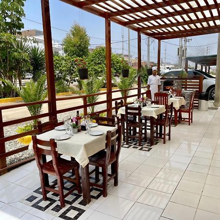 Hostal Ocean Pacifico 푼타네그라 외부 사진