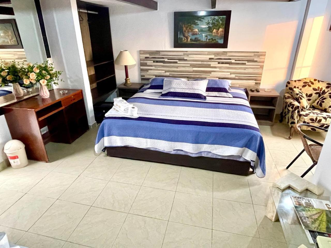 Hostal Ocean Pacifico 푼타네그라 외부 사진