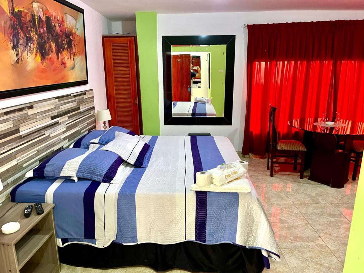 Hostal Ocean Pacifico 푼타네그라 외부 사진