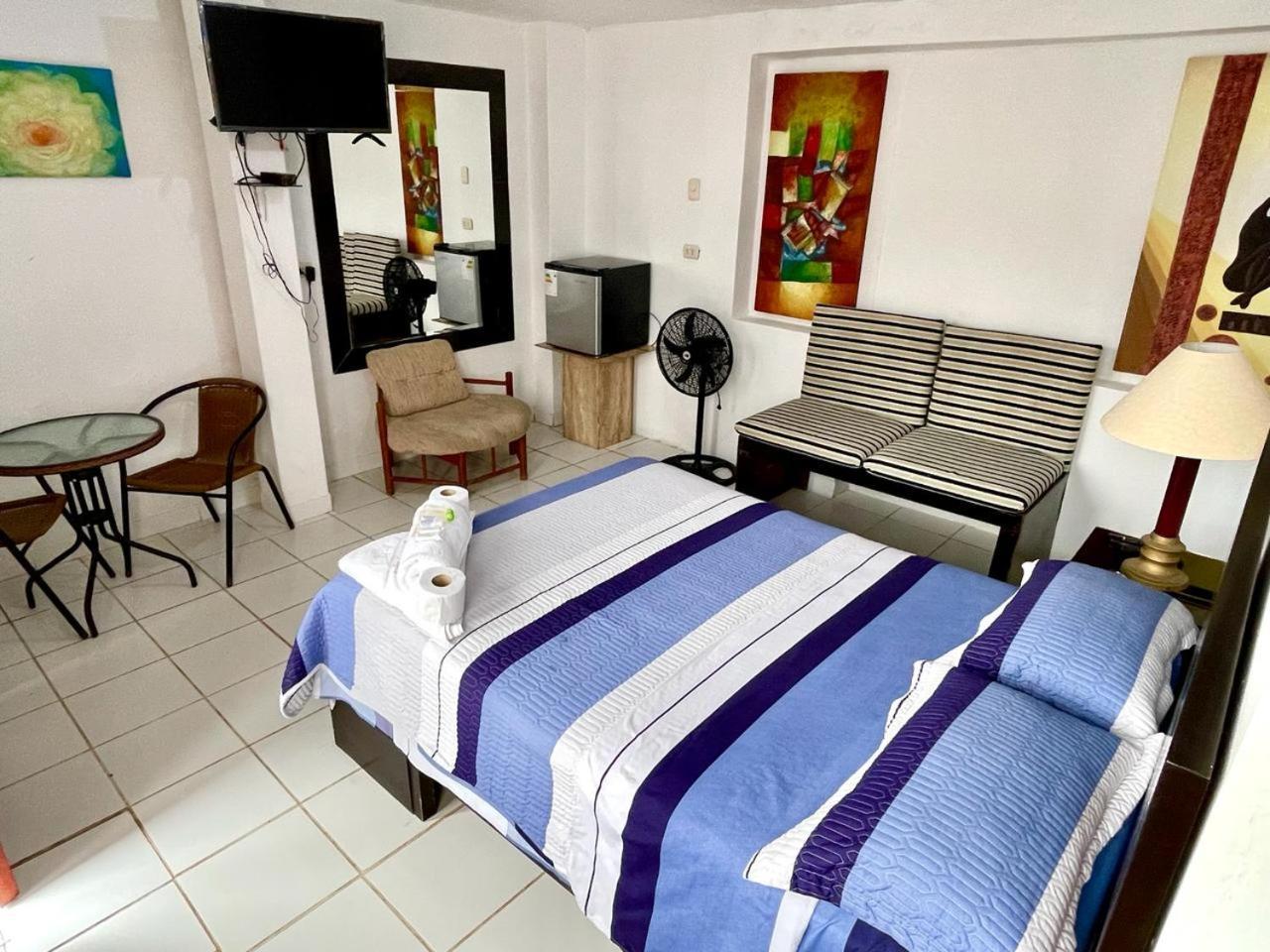 Hostal Ocean Pacifico 푼타네그라 외부 사진