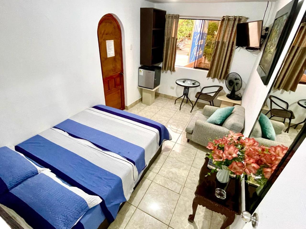 Hostal Ocean Pacifico 푼타네그라 외부 사진