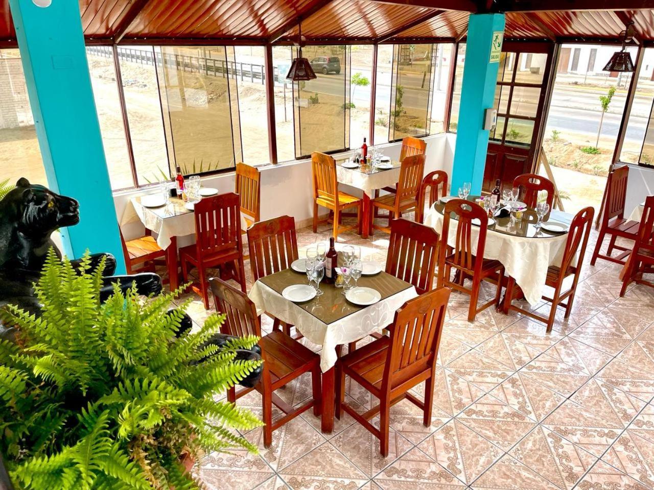 Hostal Ocean Pacifico 푼타네그라 외부 사진