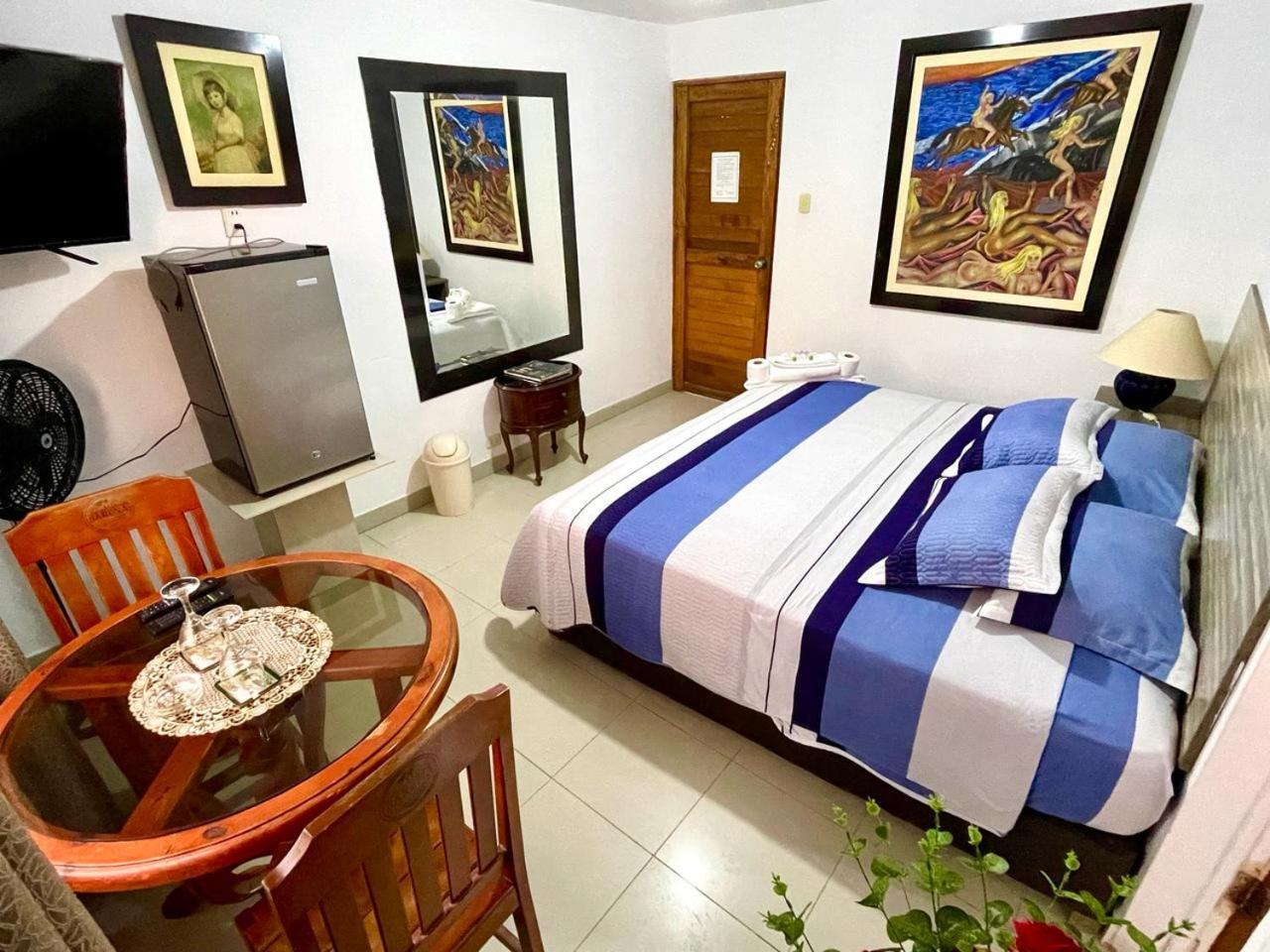 Hostal Ocean Pacifico 푼타네그라 외부 사진