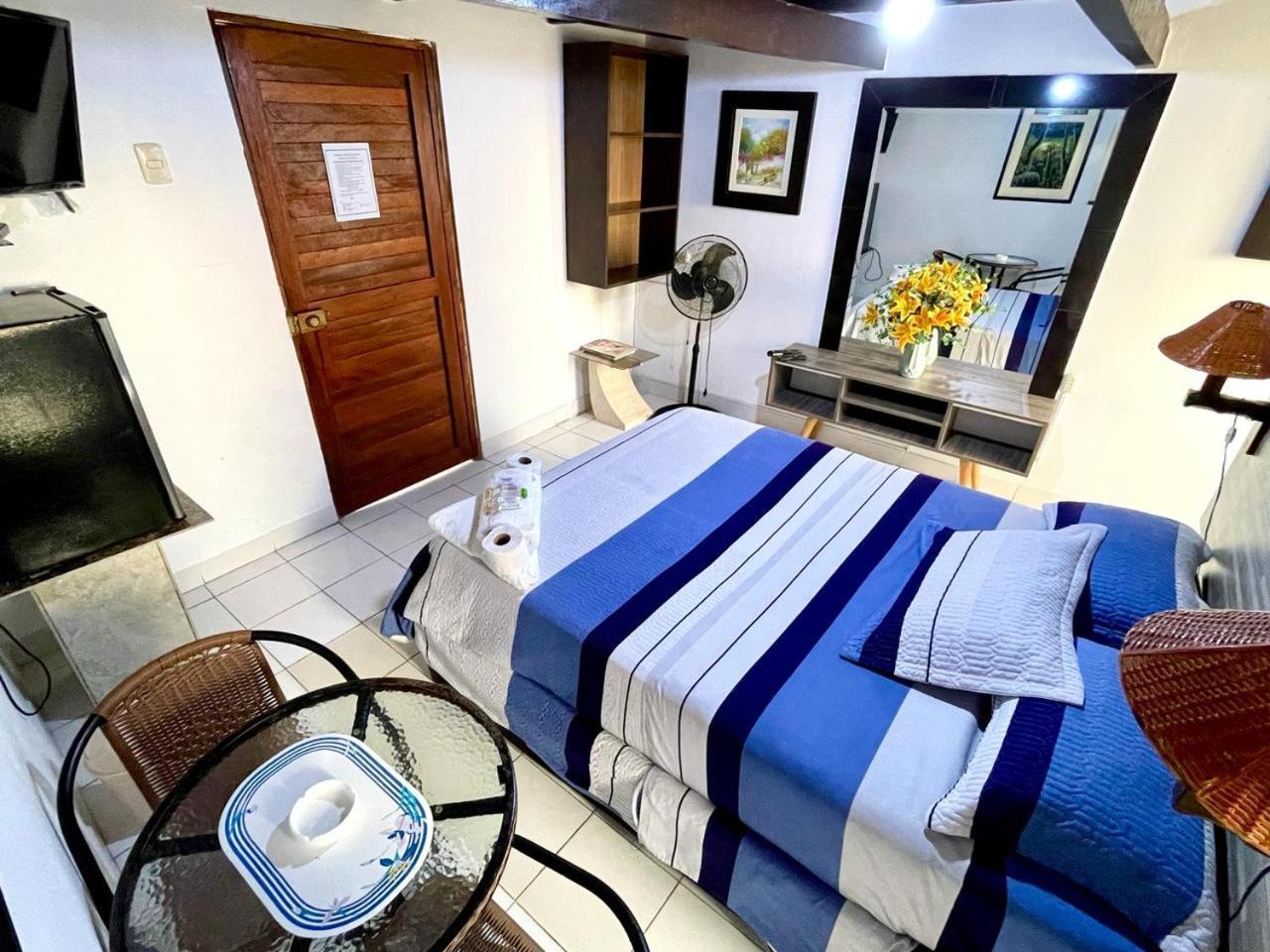 Hostal Ocean Pacifico 푼타네그라 외부 사진
