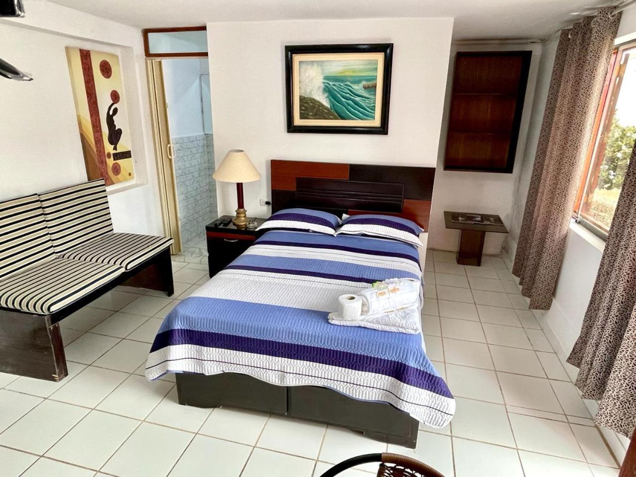 Hostal Ocean Pacifico 푼타네그라 외부 사진