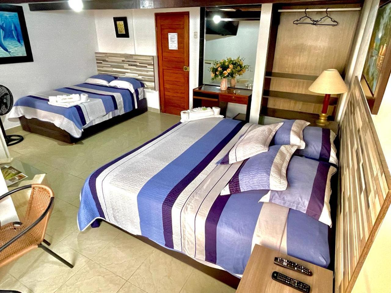 Hostal Ocean Pacifico 푼타네그라 외부 사진