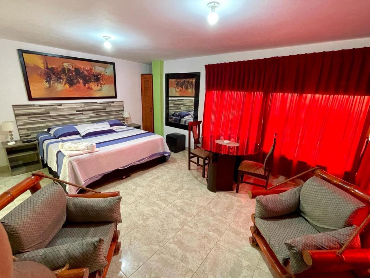 Hostal Ocean Pacifico 푼타네그라 외부 사진