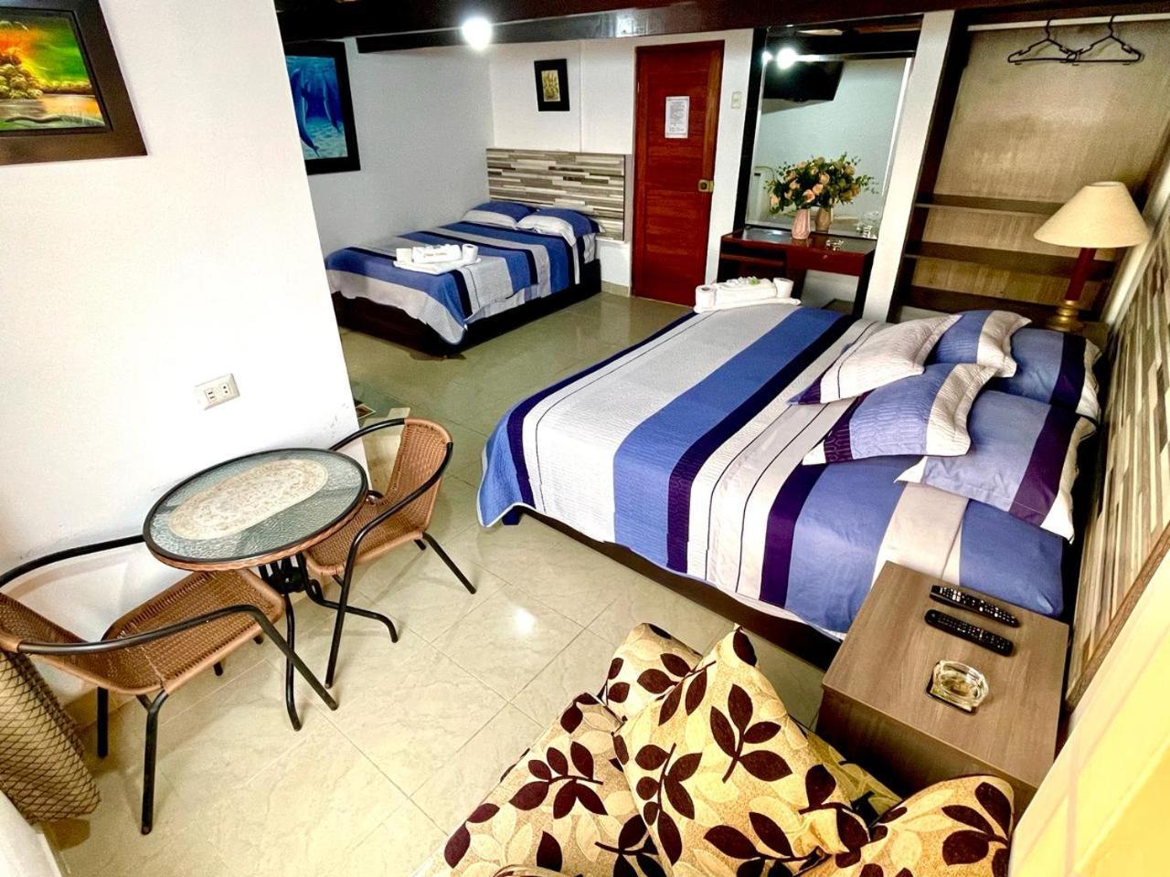 Hostal Ocean Pacifico 푼타네그라 외부 사진