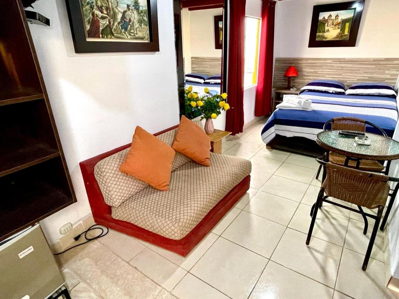 Hostal Ocean Pacifico 푼타네그라 외부 사진