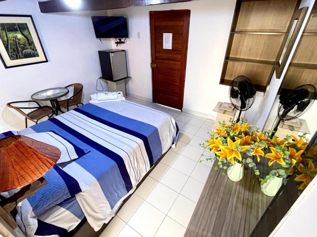 Hostal Ocean Pacifico 푼타네그라 외부 사진