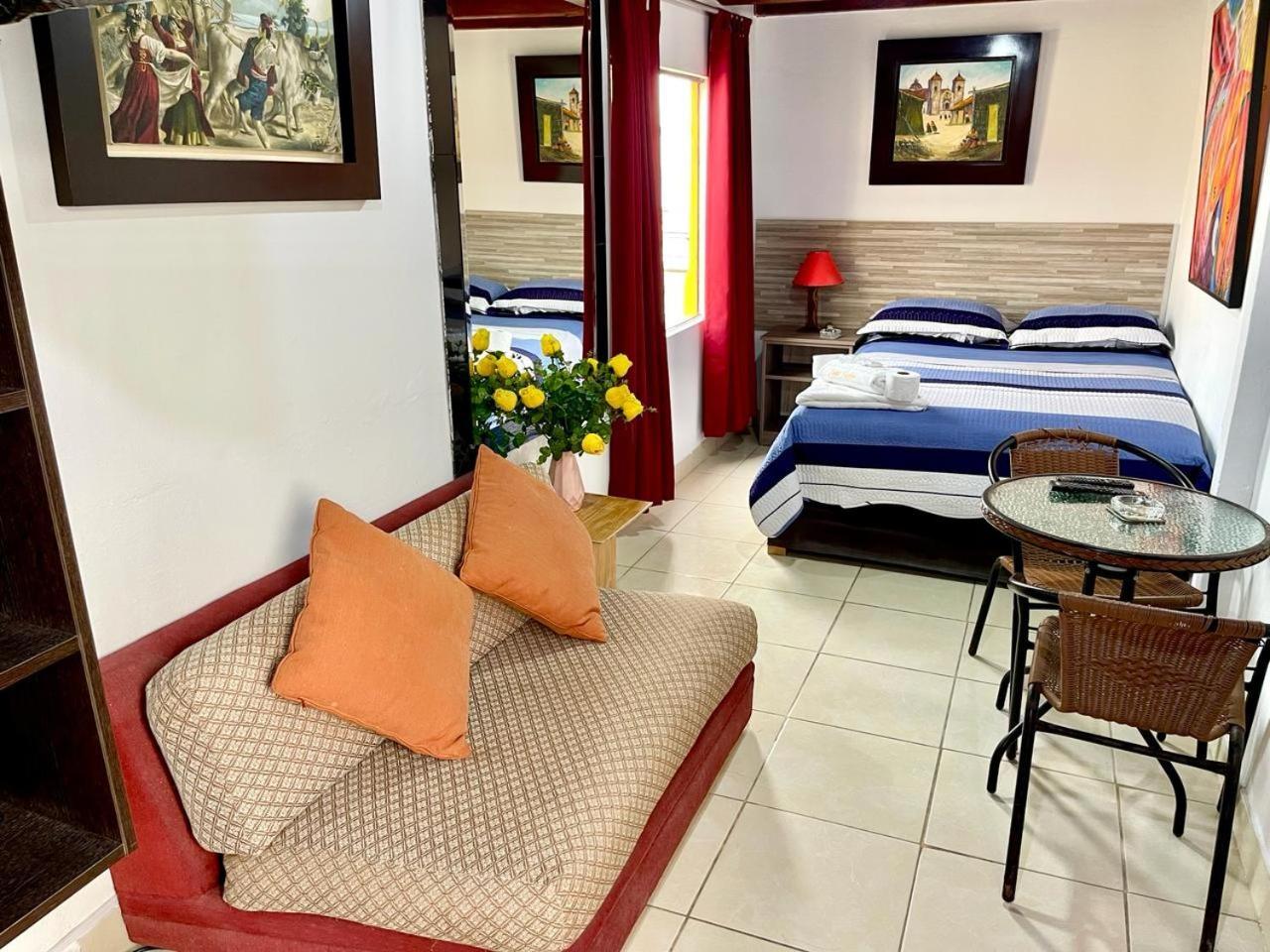Hostal Ocean Pacifico 푼타네그라 외부 사진