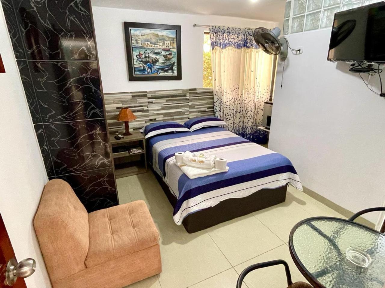 Hostal Ocean Pacifico 푼타네그라 외부 사진
